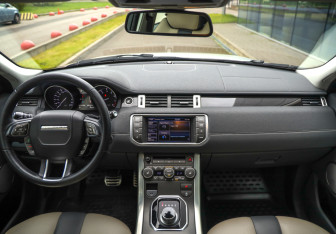 Подержанный автомобиль Land Rover Range Rover Evoque 2013 года (11 фото)
