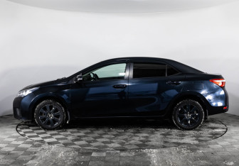 Подержанный автомобиль Toyota Corolla Sedan 2013 года (9 фото)