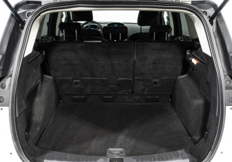 Подержанный автомобиль Ford Kuga 2014 года (15 фото)