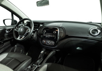 Подержанный автомобиль Renault Kaptur 2021 года (9 фото)
