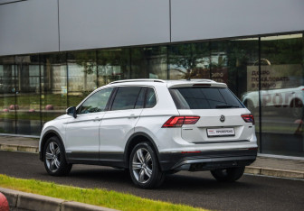 Подержанный автомобиль Volkswagen Tiguan 2019 года (8 фото)