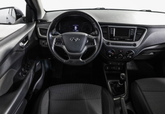 Подержанный автомобиль Hyundai Solaris Sedan 2018 года (10 фото)