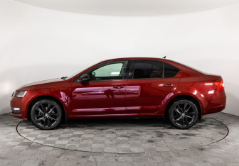 Подержанный автомобиль Skoda Octavia Liftback 2017 года (8 фото)