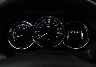 Подержанный автомобиль Nissan Terrano 2019 года (12 фото)