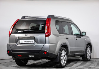 Подержанный автомобиль Nissan X-Trail 2012 года (5 фото)