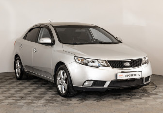 Подержанный автомобиль Kia Cerato Sedan 2009 года (3 фото)