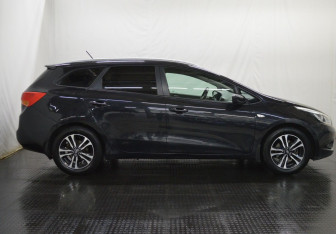 Подержанный автомобиль Kia Ceed Wagon 2013 года (4 фото)
