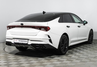 Подержанный автомобиль Kia K5 2021 года (5 фото)