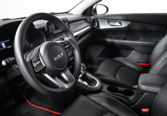Подержанный автомобиль Kia K3 Sedan 2021 года (9 фото)