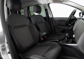 Подержанный автомобиль Renault Duster 2021 года (11 фото)