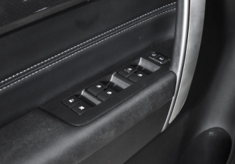 Подержанный автомобиль Chevrolet Captiva 2014 года (10 фото)