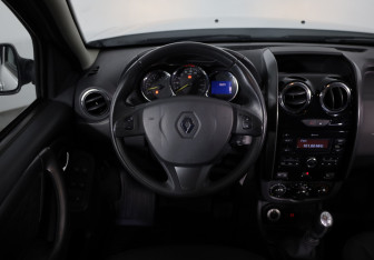 Подержанный автомобиль Renault Duster 2018 года (10 фото)