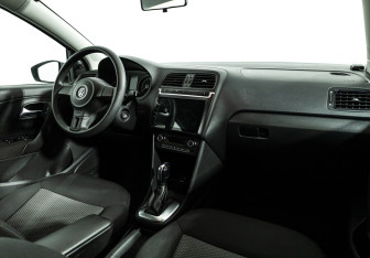 Подержанный автомобиль Volkswagen Polo Hatchback 2012 года (9 фото)