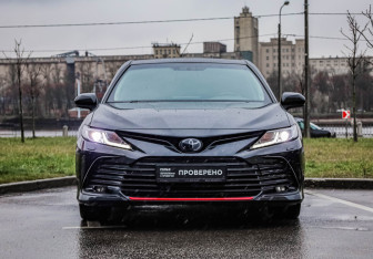 Подержанный автомобиль Toyota Camry Sedan 2021 года (4 фото)