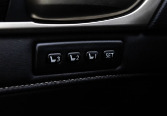 Подержанный автомобиль Lexus GS 2013 года (17 фото)