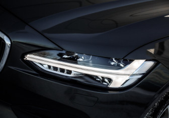 Подержанный автомобиль Volvo V90 2018 года (9 фото)