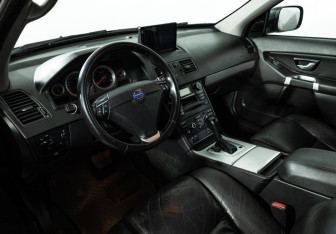Подержанный автомобиль Volvo XC90 2012 года (11 фото)