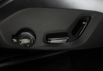 Подержанный автомобиль Volvo XC60 2020 года (17 фото)