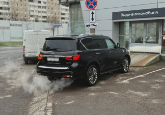 Подержанный автомобиль Infiniti QX80 2019 года (4 фото)