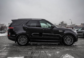 Подержанный автомобиль Land Rover Discovery 2017 года (5 фото)