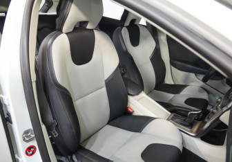 Подержанный автомобиль Volvo V40 Cross Country 2014 года (19 фото)