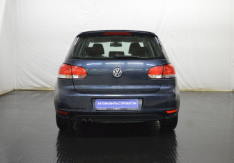 Подержанный автомобиль Volkswagen Golf Hatchback 2012 года (6 фото)