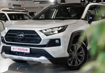 Новый Toyota RAV4 2025 (3 фото)