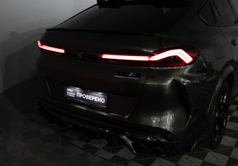 Подержанный автомобиль BMW X6 M 2021 года (32 фото)
