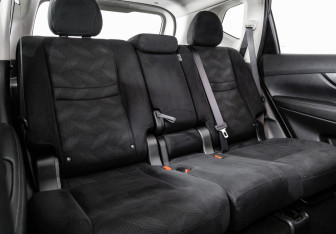 Подержанный автомобиль Nissan X-Trail 2015 года (21 фото)