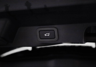 Подержанный автомобиль Land Rover Range Rover Sport 2020 года (38 фото)