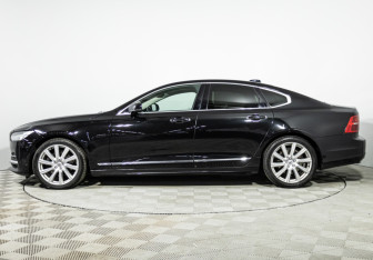 Подержанный автомобиль Volvo S90 2019 года (8 фото)
