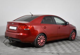 Подержанный автомобиль Kia Cerato Sedan 2010 года (5 фото)