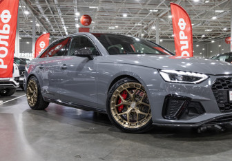 Подержанный автомобиль Audi A4 Sedan 2020 года (10 фото)