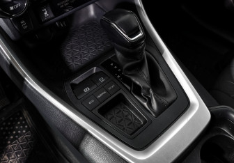 Подержанный автомобиль Toyota RAV4 2019 года (11 фото)