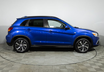 Подержанный автомобиль Mitsubishi ASX 2019 года (4 фото)