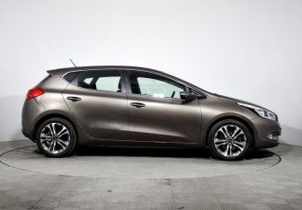 Подержанный автомобиль Kia Ceed Hatchback 2013 года (4 фото)