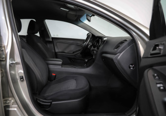 Подержанный автомобиль Kia Optima Sedan 2013 года (20 фото)