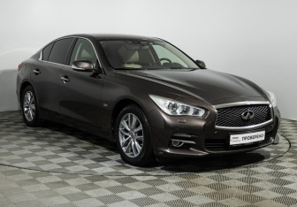 Подержанный автомобиль Infiniti Q50 2016 года (3 фото)