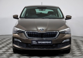 Подержанный автомобиль Skoda Rapid Liftback 2021 года (2 фото)