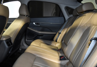Подержанный автомобиль Hyundai Sonata 2021 года (12 фото)