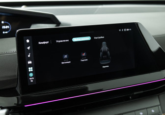 Подержанный автомобиль Changan UNI-V 2024 года (17 фото)