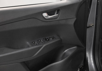 Подержанный автомобиль Hyundai Solaris Sedan 2021 года (20 фото)