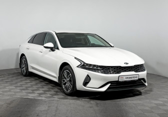 Подержанный автомобиль Kia K5 2021 года (3 фото)
