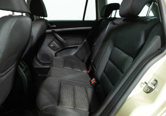 Подержанный автомобиль Skoda Octavia Wagon 2011 года (10 фото)