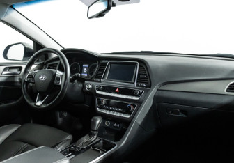 Подержанный автомобиль Hyundai Sonata 2018 года (9 фото)