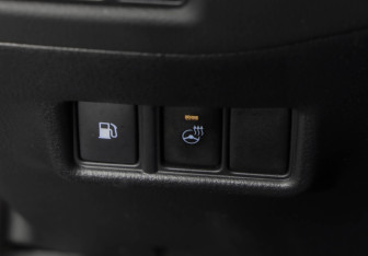 Подержанный автомобиль Toyota C-HR 2021 года (20 фото)