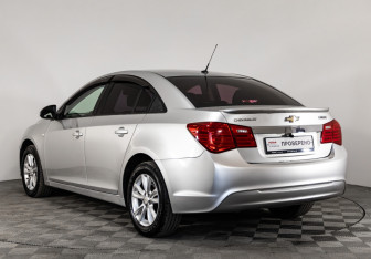 Подержанный автомобиль Chevrolet Cruze Sedan 2013 года (7 фото)