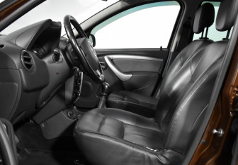 Подержанный автомобиль Renault Duster 2012 года (10 фото)