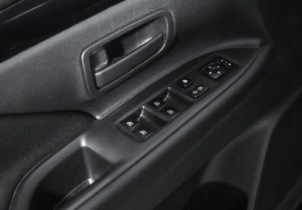 Подержанный автомобиль Mitsubishi Outlander 2019 года (10 фото)