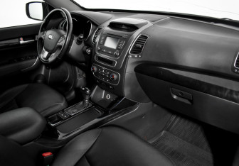 Подержанный автомобиль Kia Sorento 2017 года (14 фото)